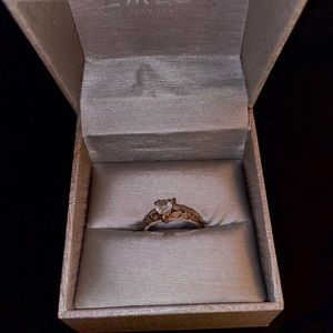 New Zales silver cubic zirconium ring